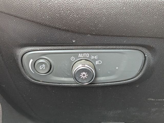 Used 2018 Chevrolet Equinox LS image 18