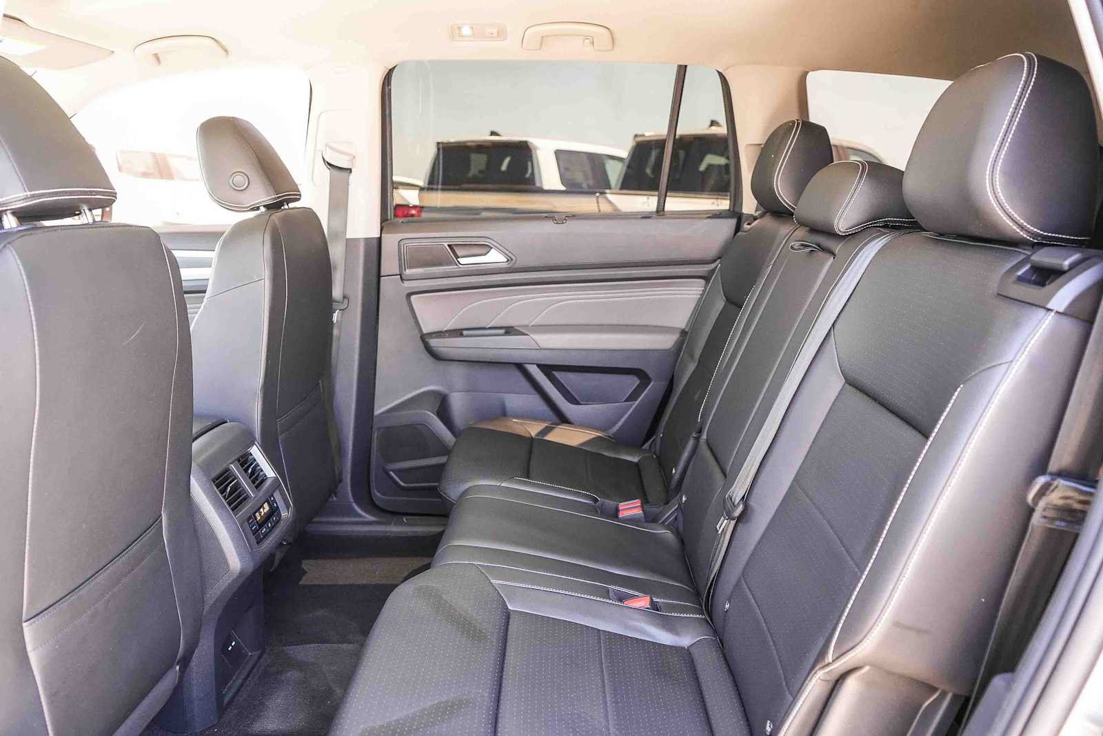 Certified 2023 Volkswagen Atlas SEL R-Line AWD/4WD image 18