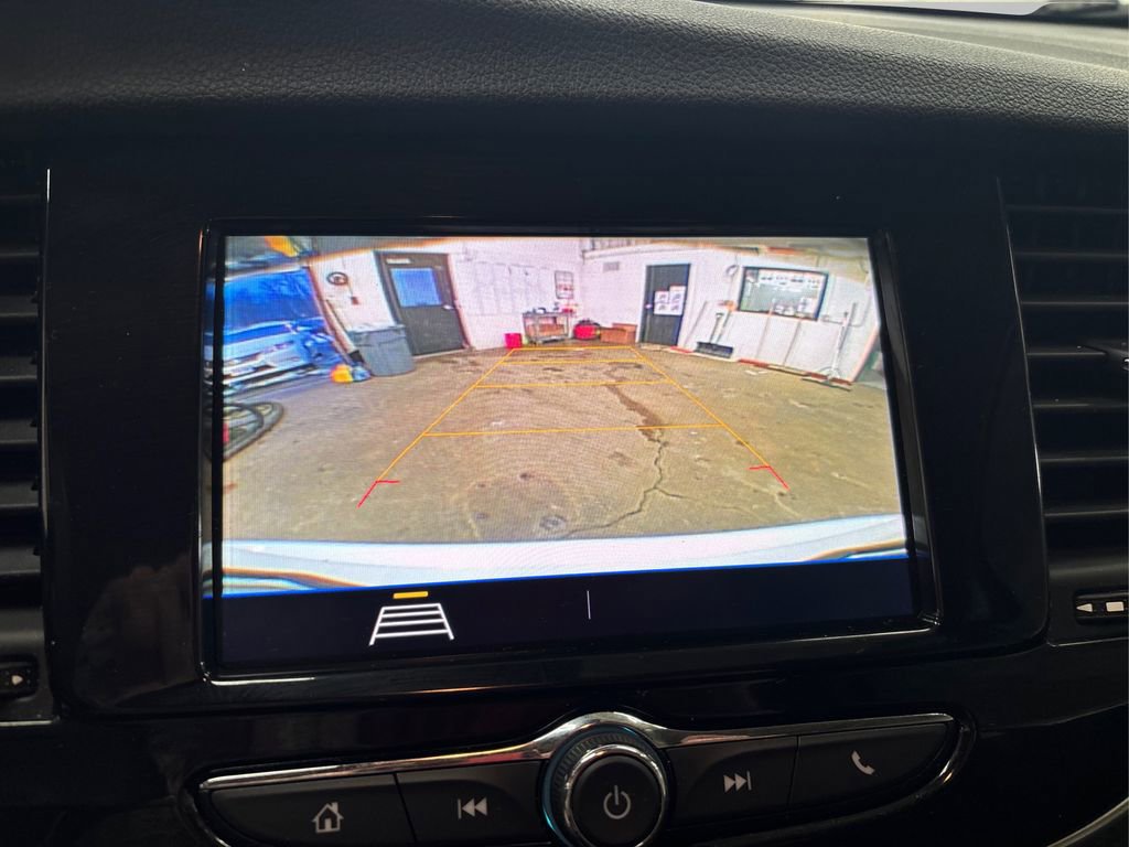 Used 2022 Buick Encore Preferred w/ Safety Package image 28