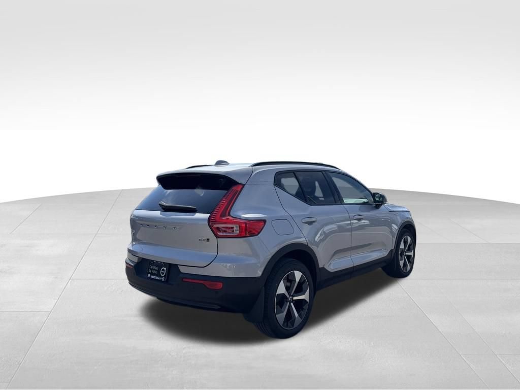 Certified 2023 Volvo XC40 B5 Plus w/ Driver Assist Package AWD/4WD image 37