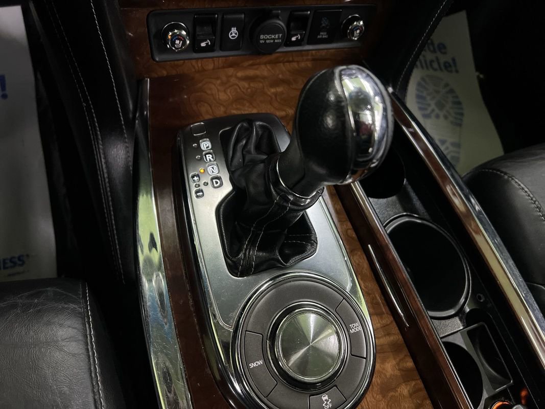 Used 2015 INFINITI QX80 2WD w/ Deluxe Technology Package image 25