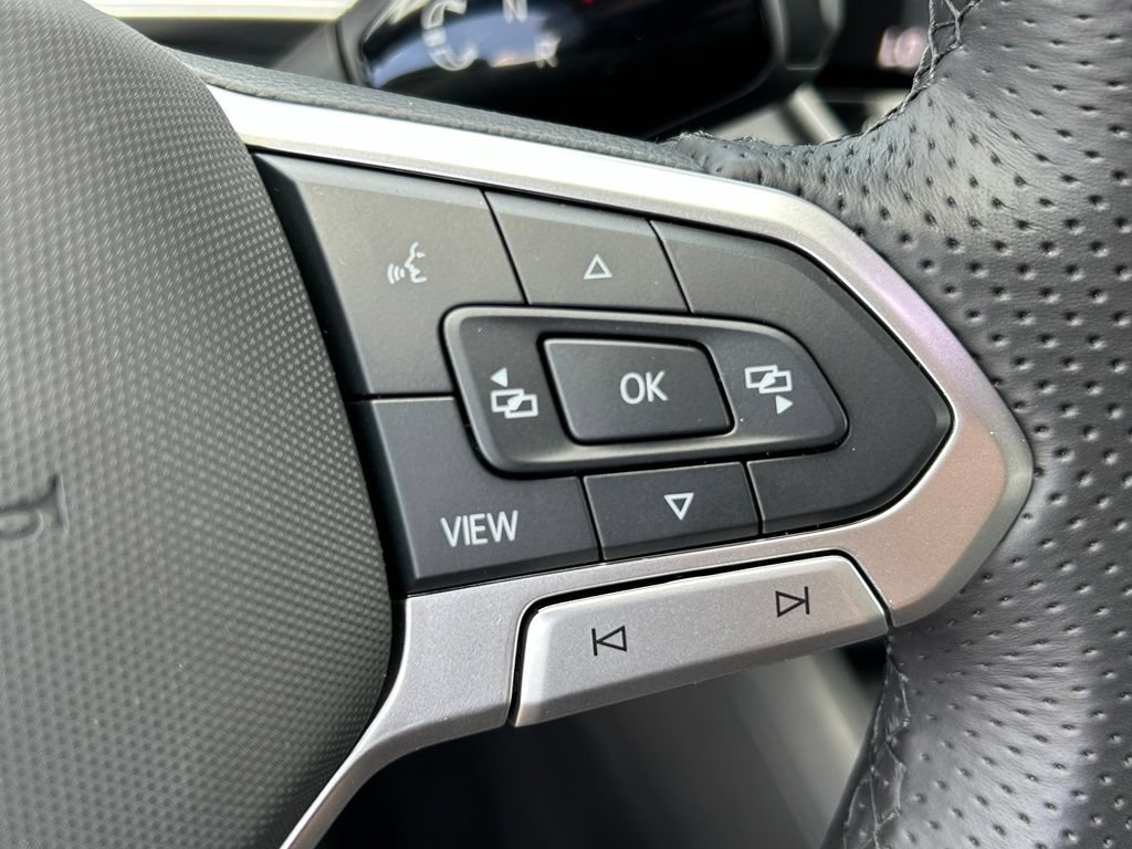 New 2026 Volkswagen Tiguan SE R-Line FWD image 20