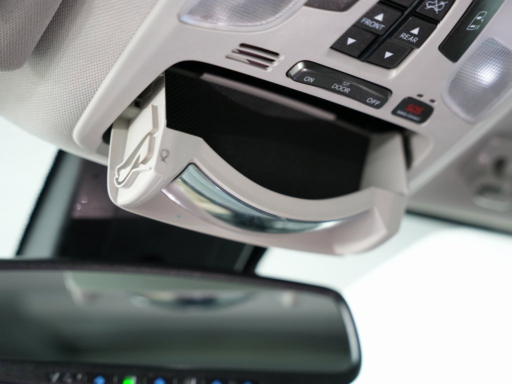 Used 2019 Toyota Sienna Limited Premium image 55