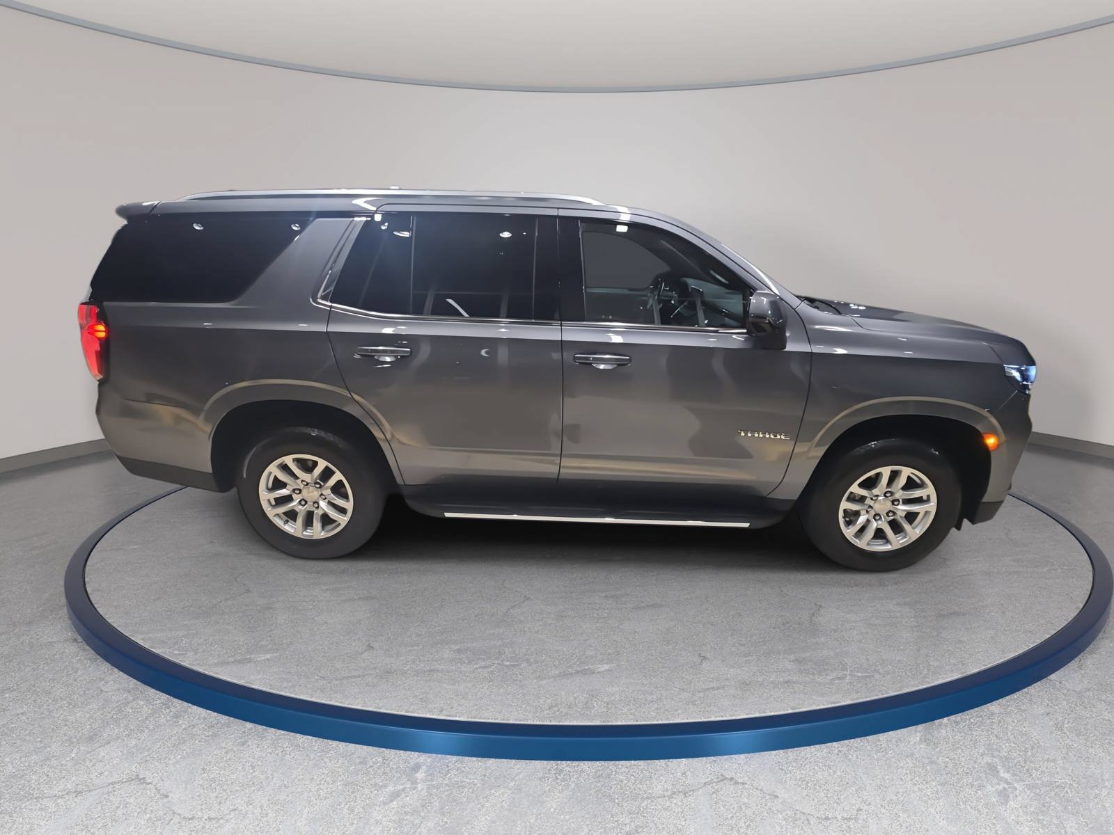 Used 2022 Chevrolet Tahoe LT w/ Luxury Package AWD/4WD image 4