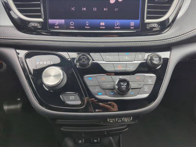 Used 2021 Chrysler Pacifica Touring-L w/ S Appearance Package FWD image 8