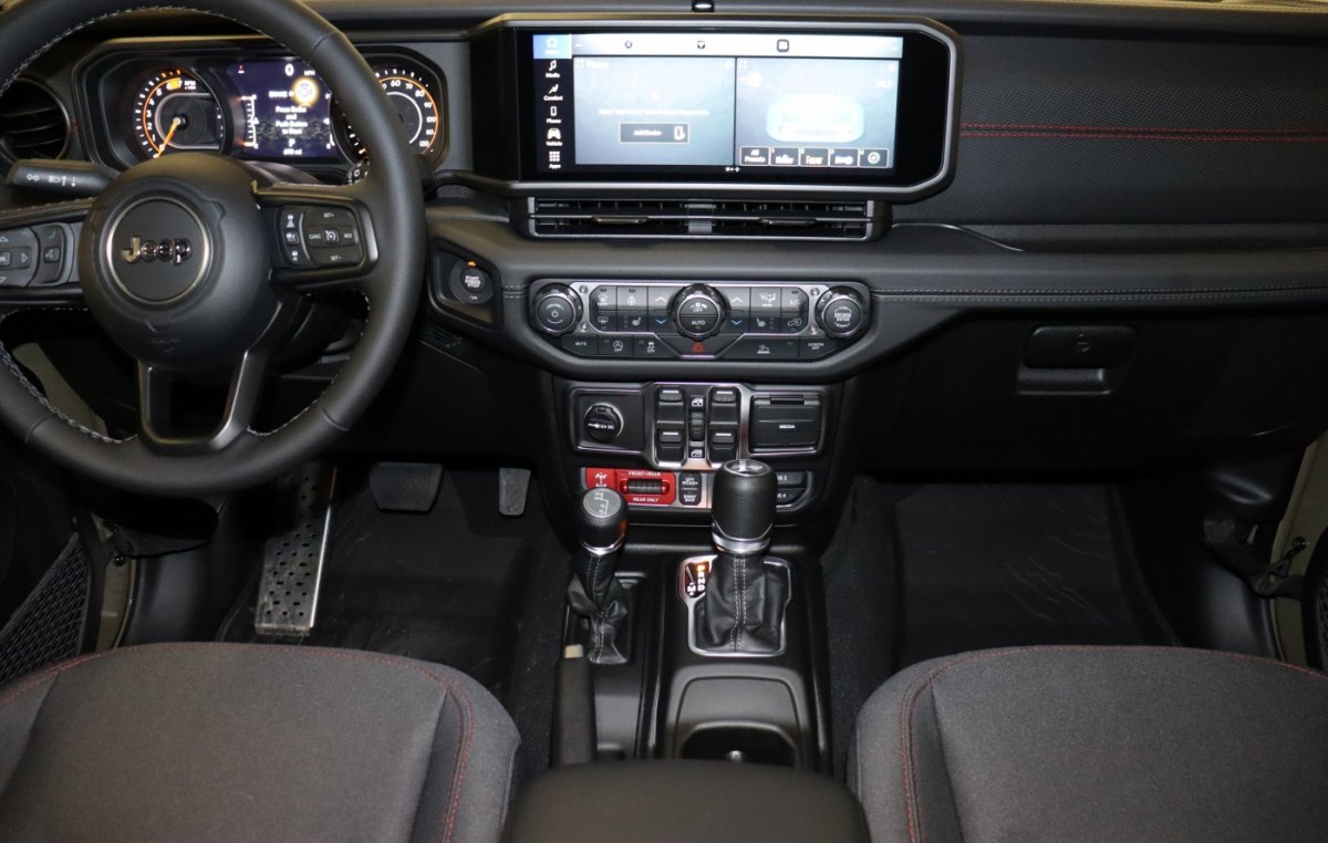 Used 2026 Jeep Wrangler Unlimited Rubicon w/ Xtreme 35 Tire Package image 6