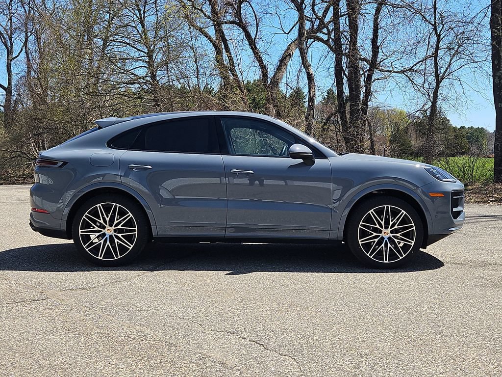Certified 2025 Porsche Cayenne Coupe AWD/4WD image 8