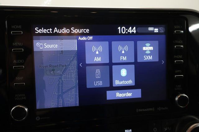 Used 2021 Toyota Highlander XLE AWD/4WD image 25