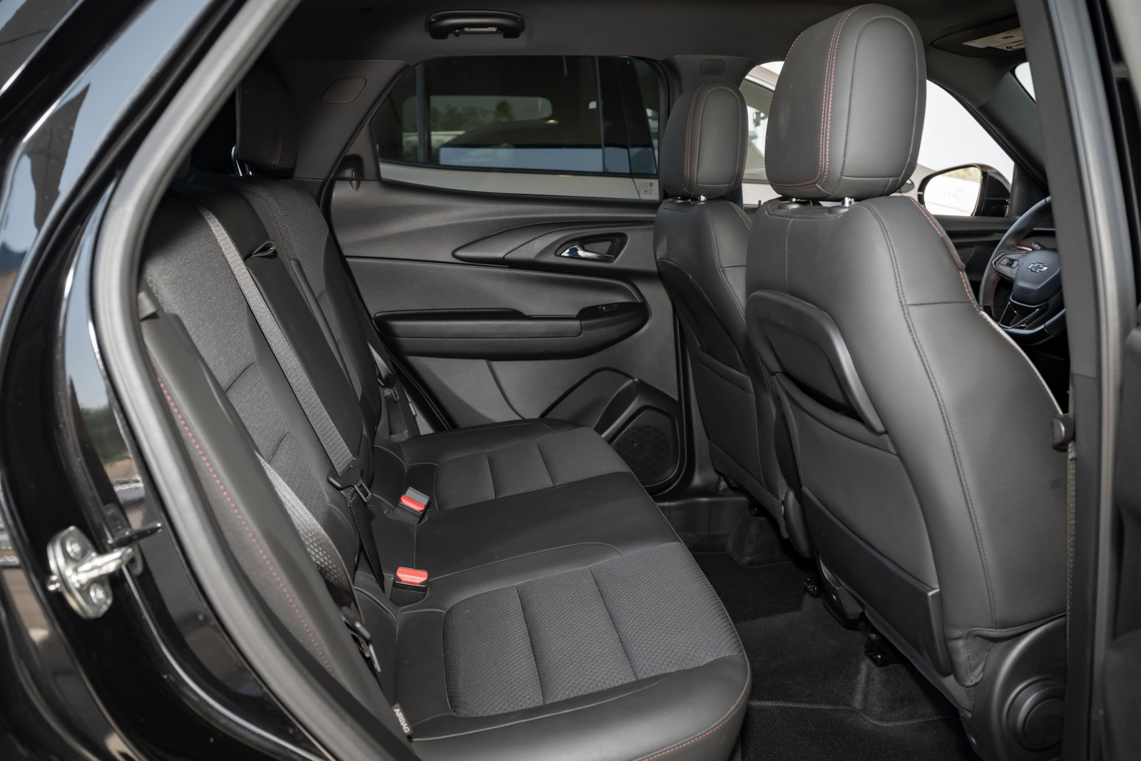 Used 2021 Chevrolet TrailBlazer RS w/ Sun and Liftgate Package image 43