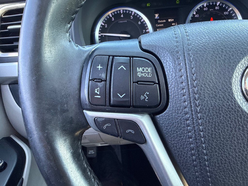 Used 2019 Toyota Highlander XLE AWD/4WD image 24