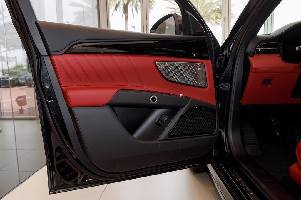 New 2025 Maserati Grecale Modena image 19