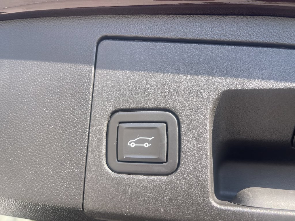 Used 2020 Cadillac XT4 Sport w/ Sun And Sound Package AWD/4WD image 8