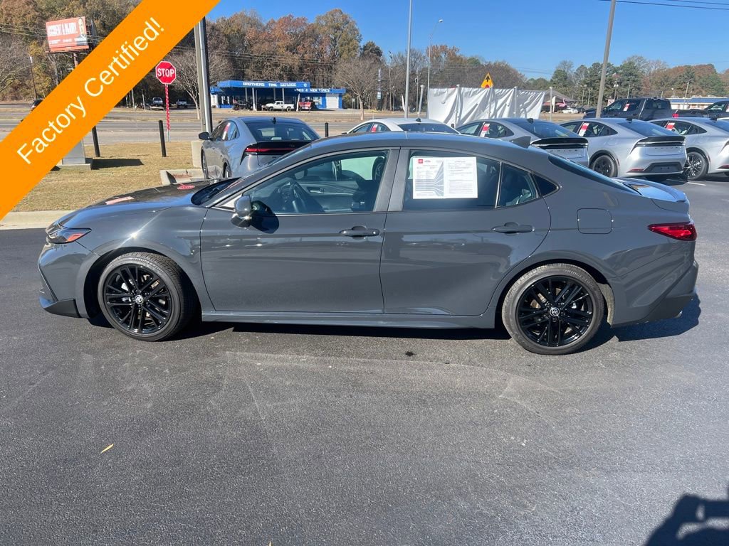 Used 2025 Toyota Camry SE image 2