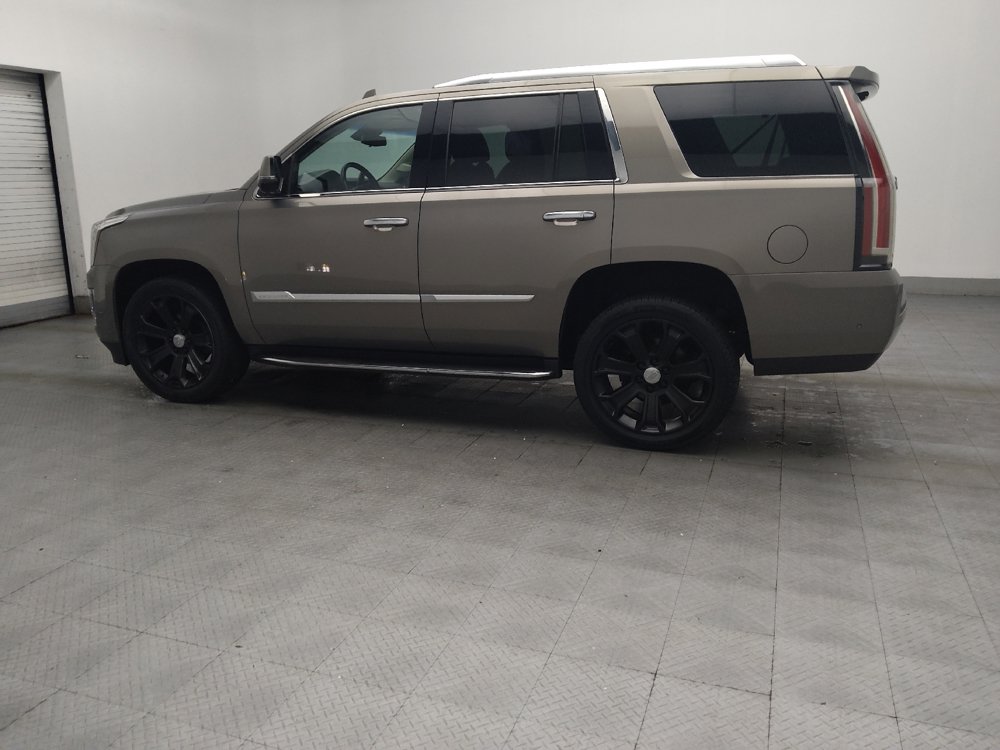 Used 2018 Cadillac Escalade Luxury AWD/4WD image 3