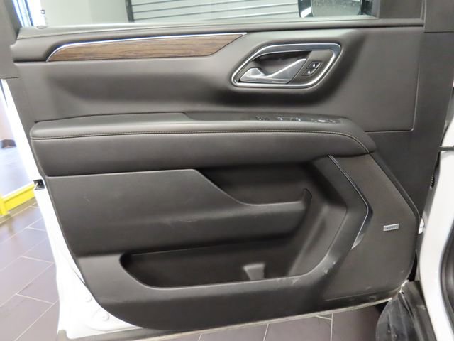 Used 2024 Chevrolet Suburban Premier image 11