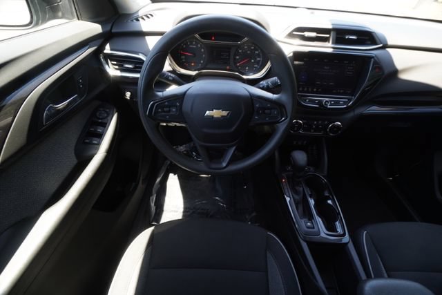 Used 2023 Chevrolet TrailBlazer LT w/ Convenience Package AWD/4WD image 13