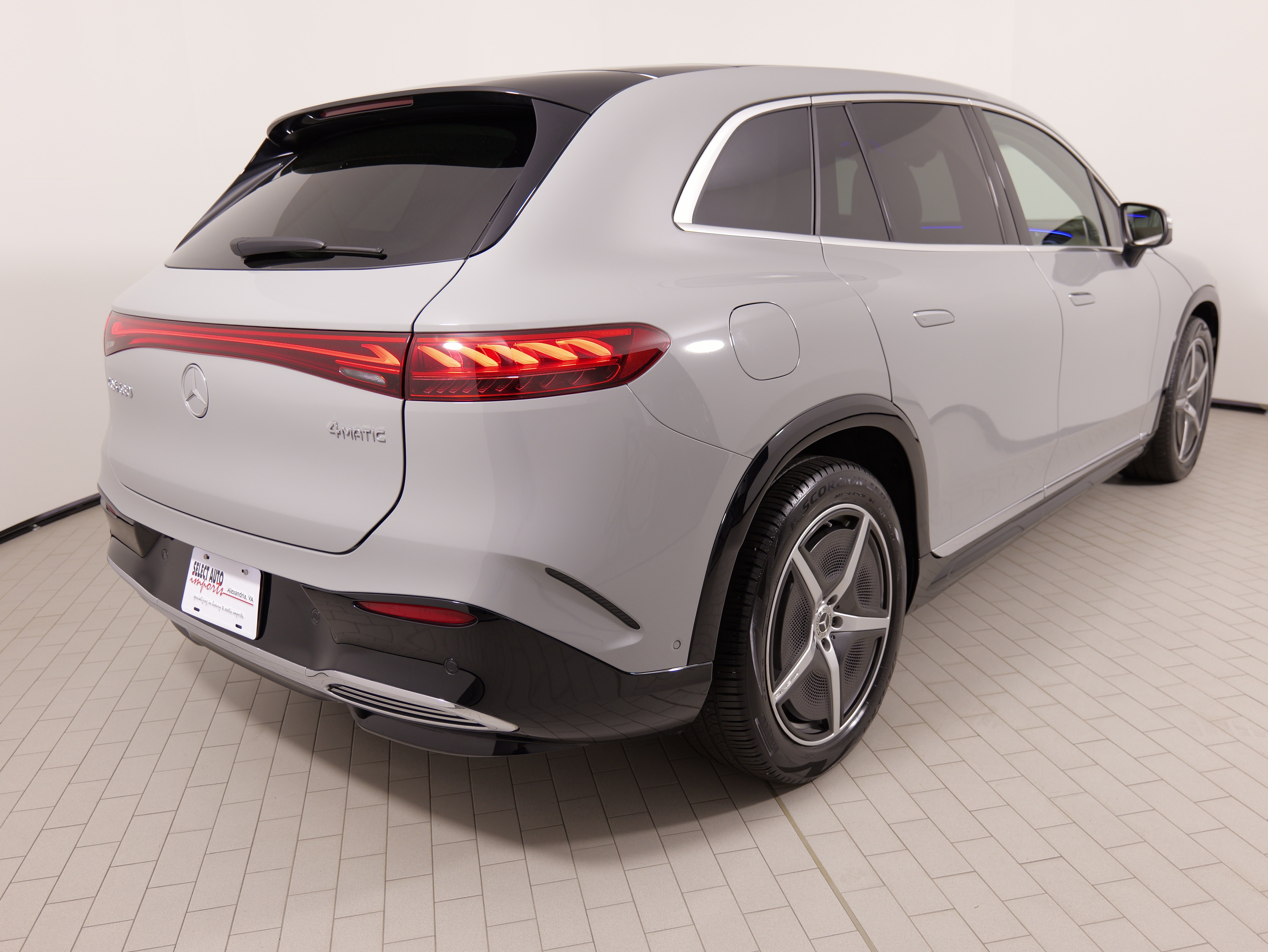 Used 2023 Mercedes-Benz EQS 580 4MATIC SUV image 14