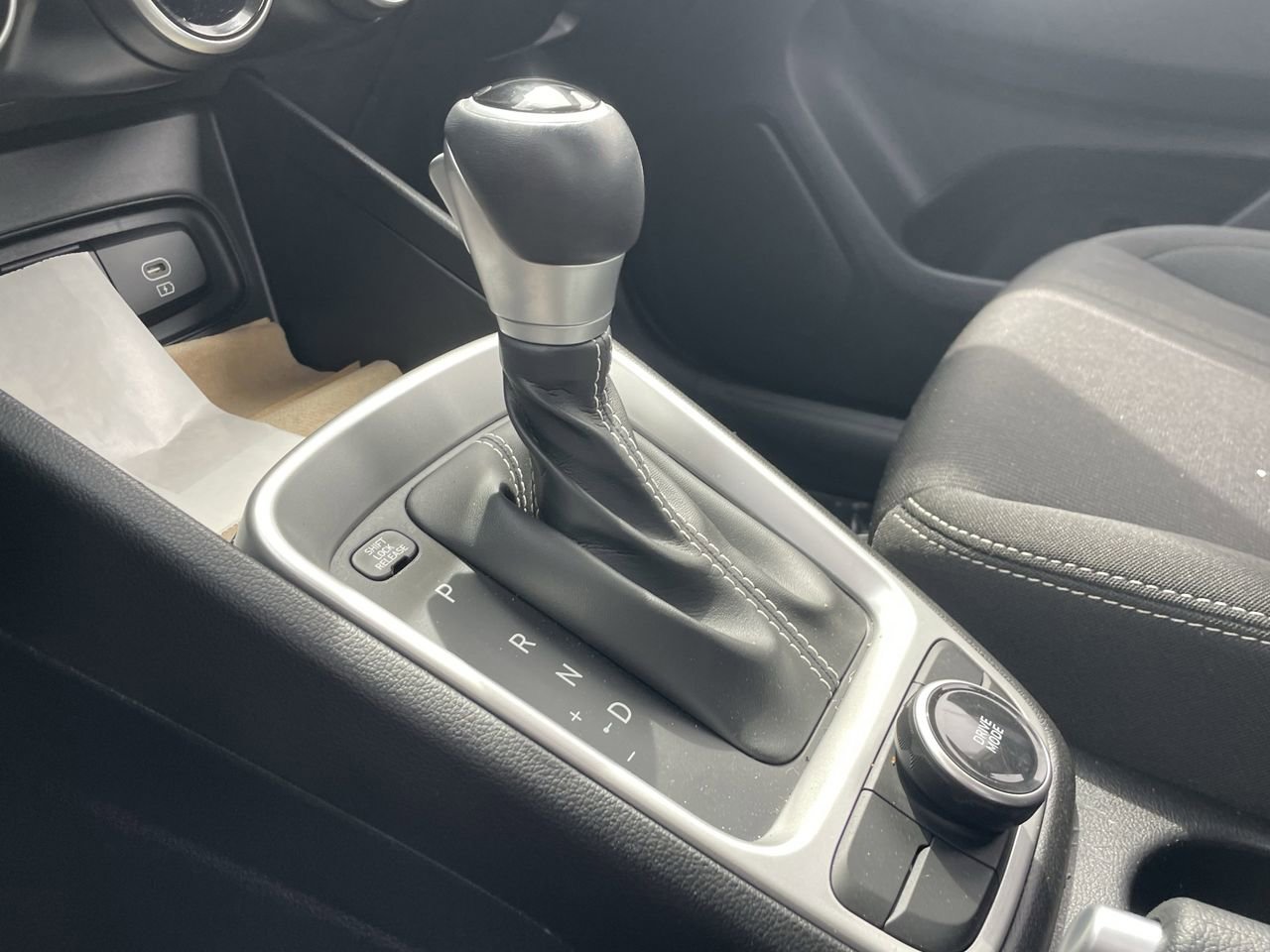 Certified 2024 Hyundai Venue SEL image 7