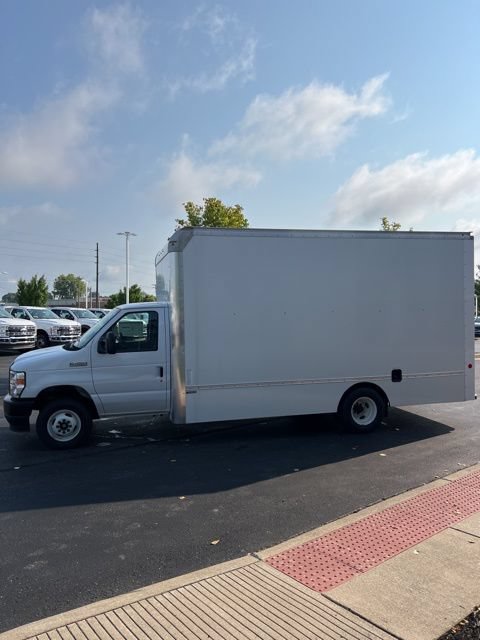 New 2025 Ford E-450 and Econoline 450 Super Duty w/ Driver's Safety Package RWD image 4