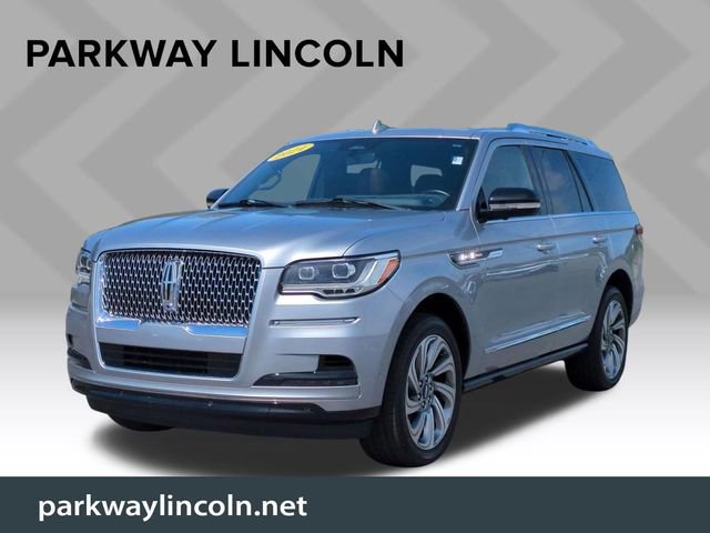 Used 2024 Lincoln Navigator Reserve image 1