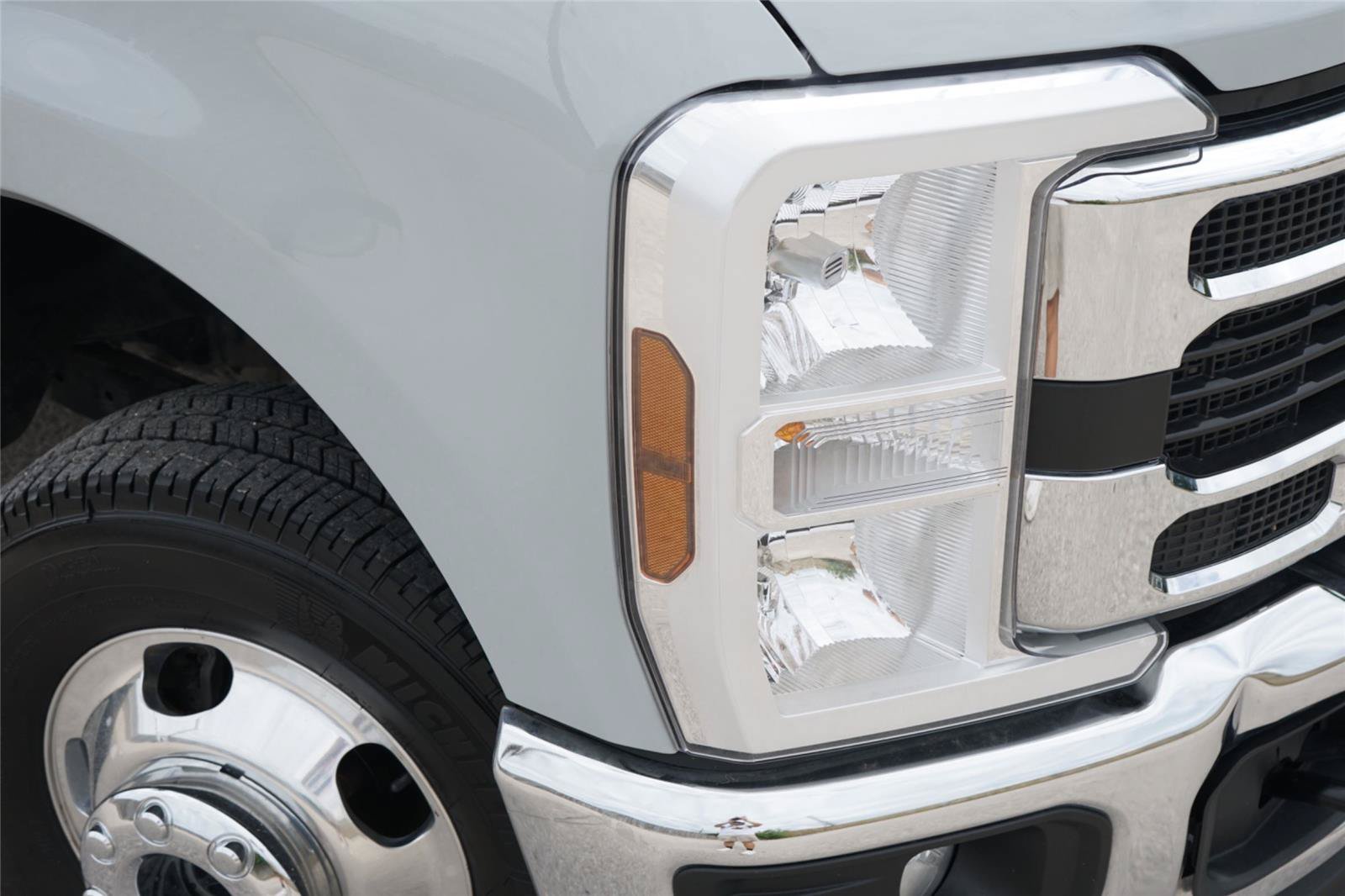 Used 2025 Ford F350 XLT w/ 360-Degree Camera Package AWD/4WD image 3