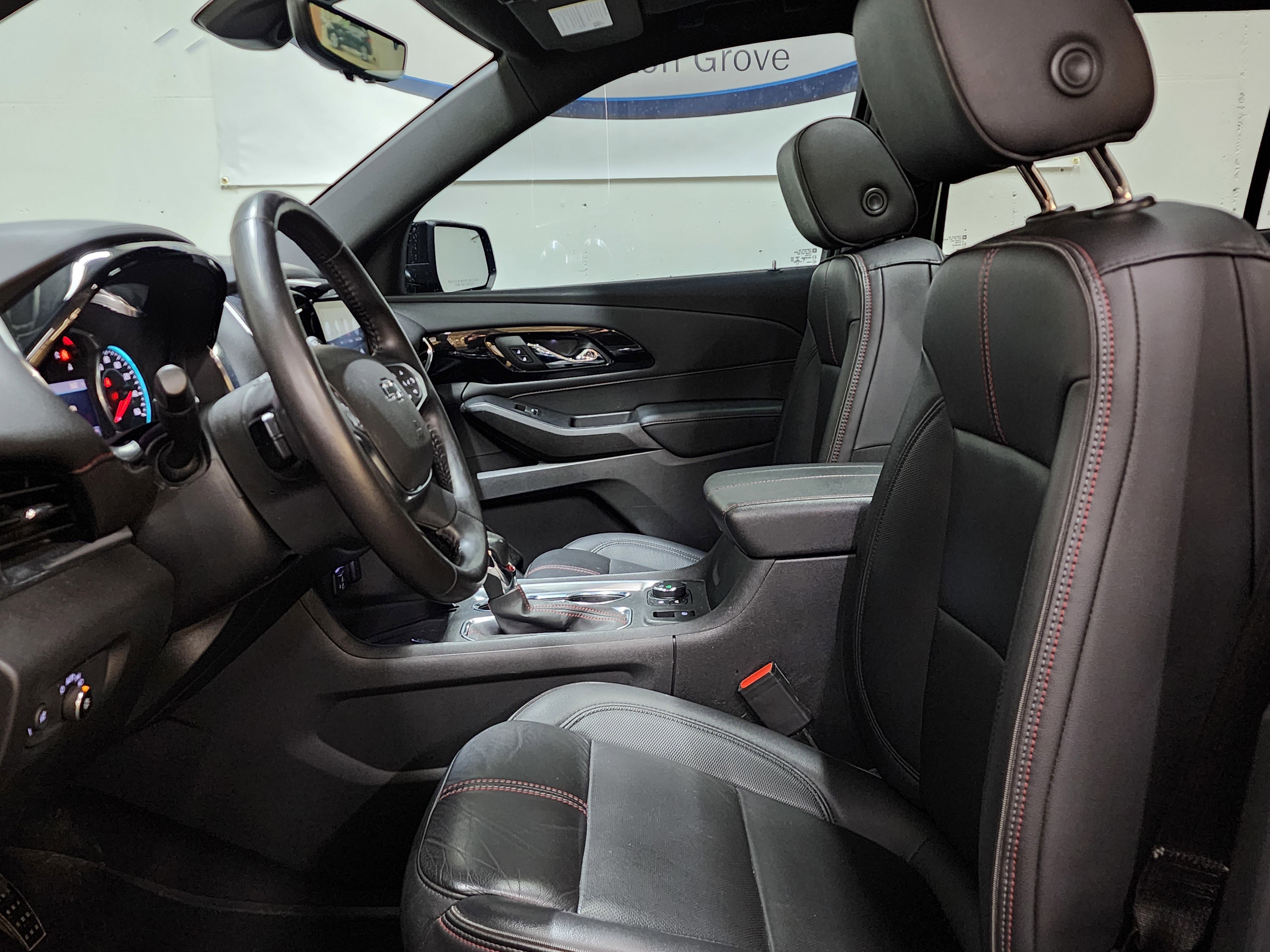 Used 2022 Chevrolet Traverse RS image 14