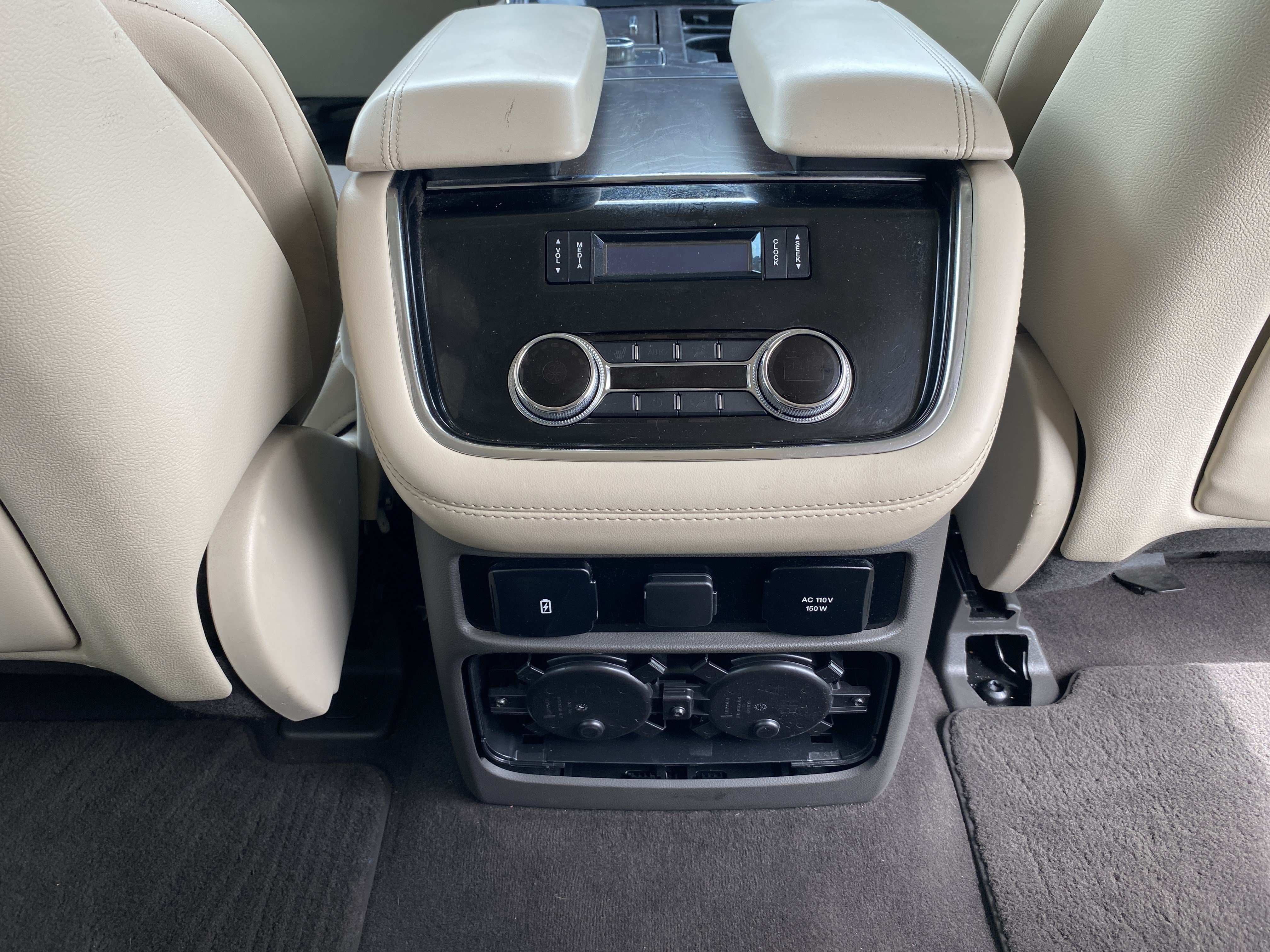Used 2019 Lincoln Navigator Select w/ Cargo Package RWD image 31