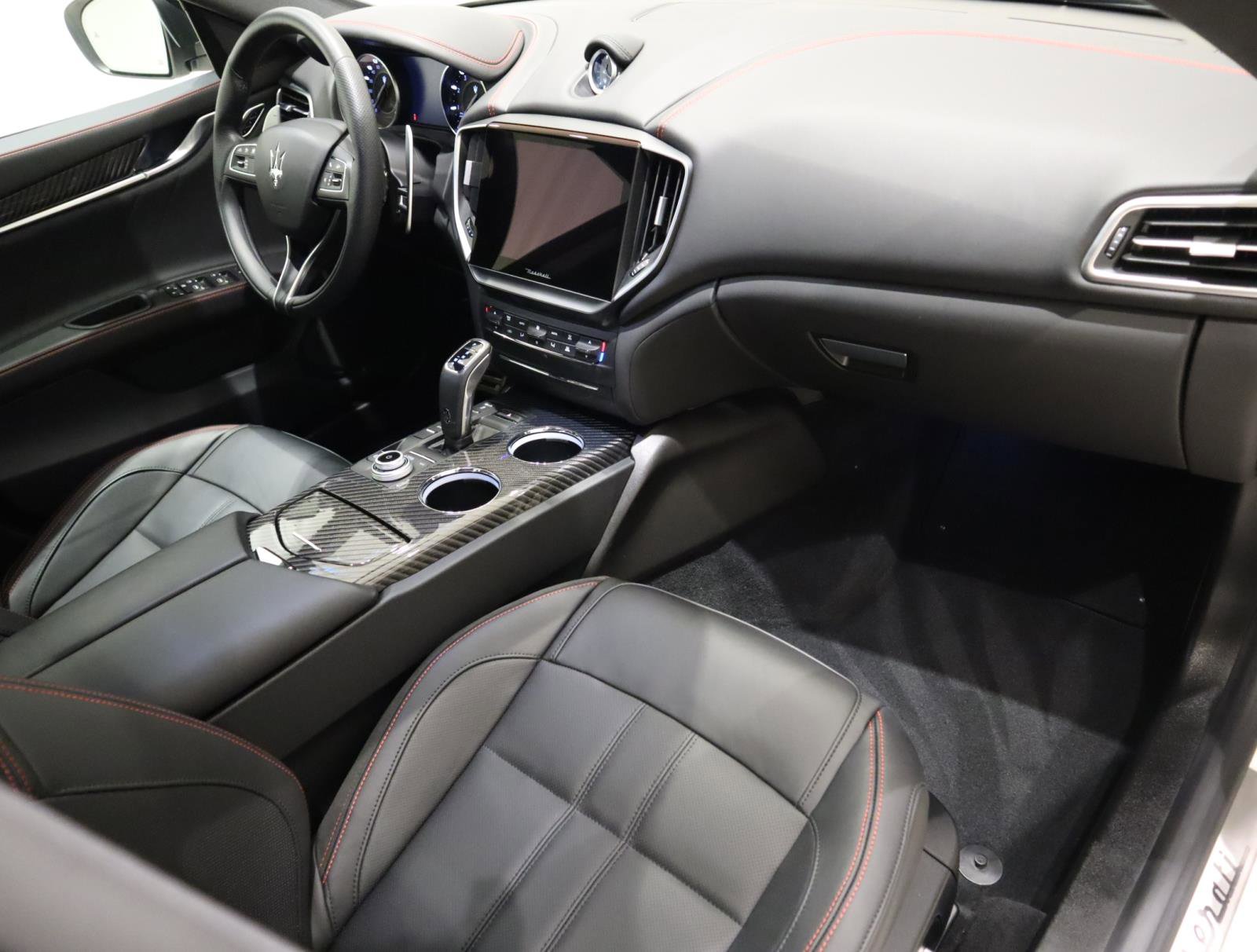 Used 2024 Maserati Ghibli Modena Q4 image 17