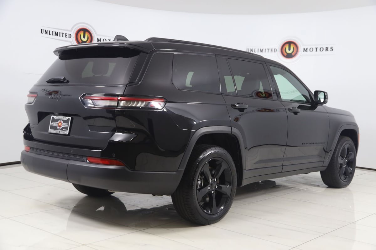 Used 2024 Jeep Grand Cherokee L Altitude AWD/4WD image 3