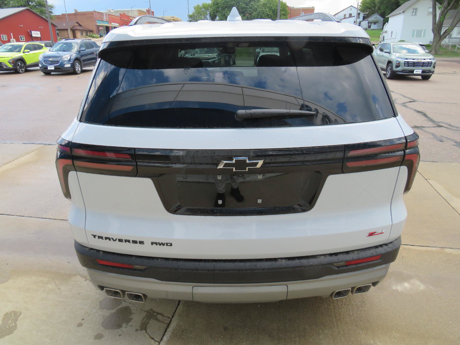 New 2027 Chevrolet Traverse Z71 w/ Enhanced Driving Package AWD/4WD image 11