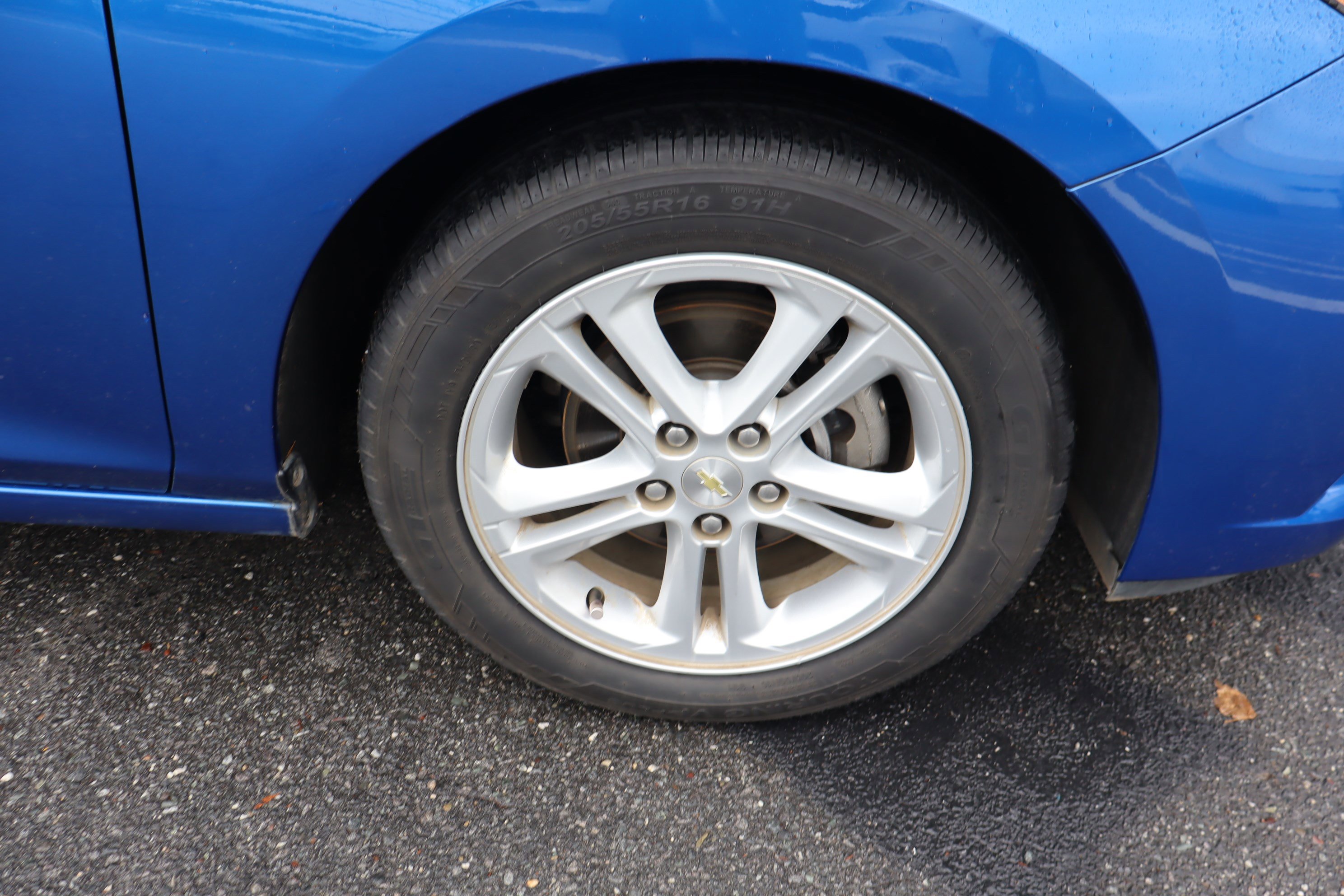 Used 2018 Chevrolet Cruze LT w/ Convenience Package image 37