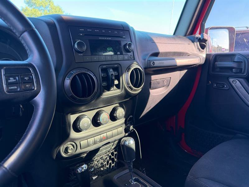 Used 2015 Jeep Wrangler Unlimited Sport w/ Quick Order Package 24S AWD/4WD image 6