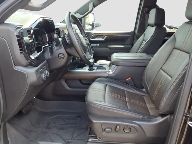 Used 2024 Chevrolet Silverado 1500 High Country w/ High Country Premium Package AWD/4WD image 13