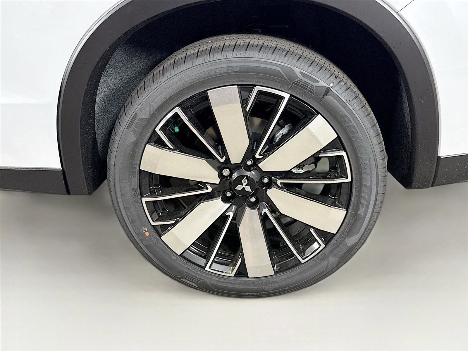 New 2026 Mitsubishi Outlander SE image 27