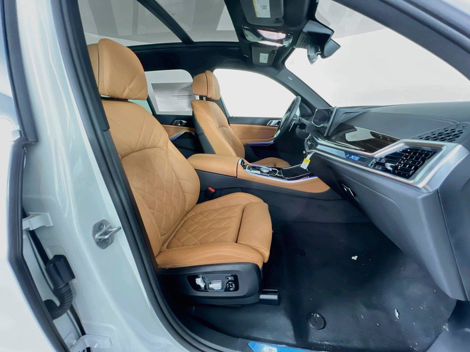 New 2026 BMW X5 xDrive50e w/ Climate Comfort Package AWD/4WD image 28