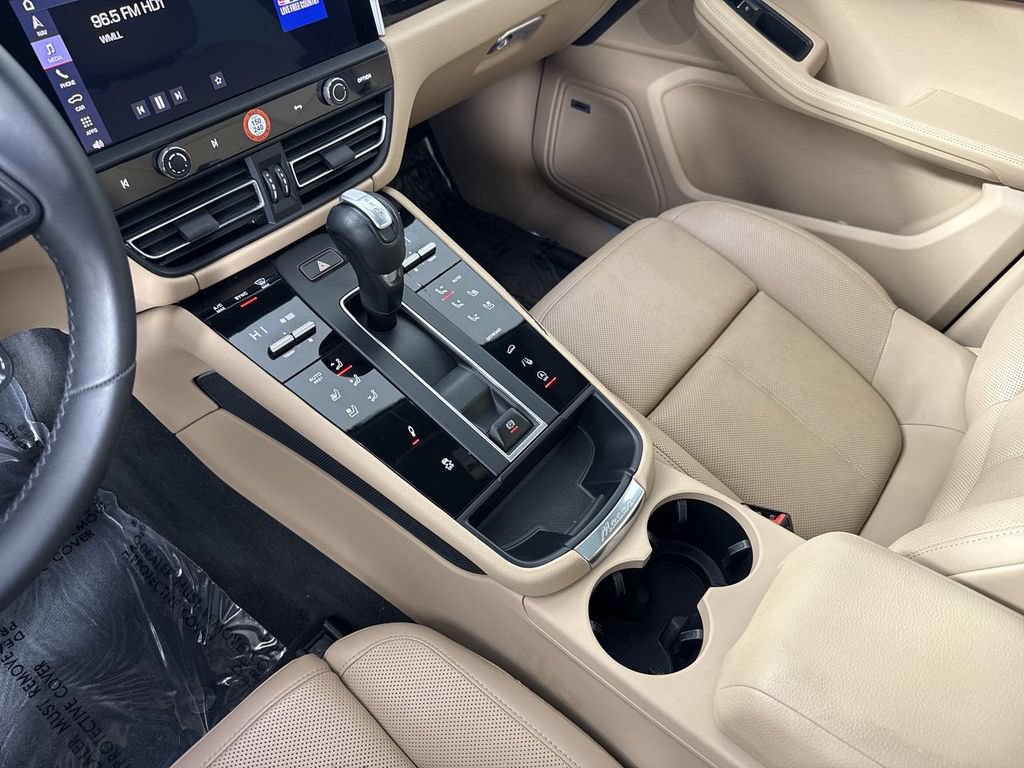 Certified 2022 Porsche Macan S w/ Premium Package Plus AWD/4WD image 31