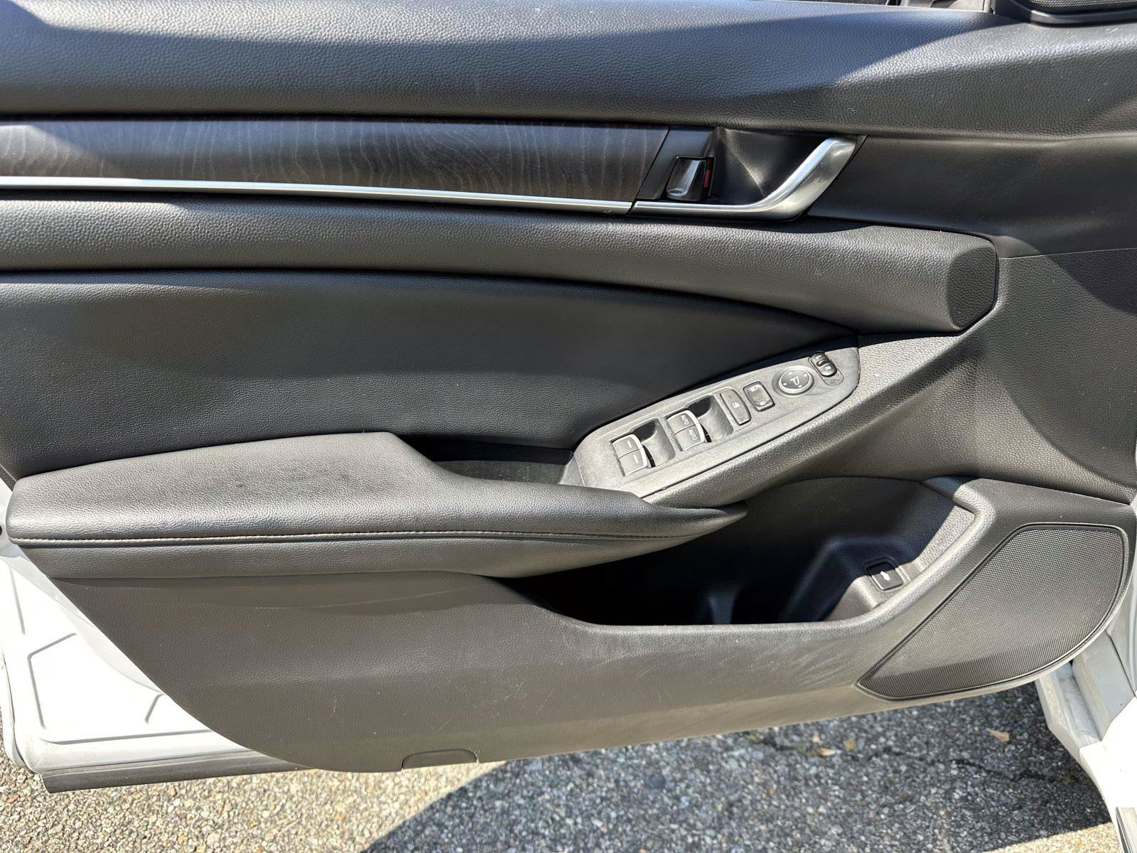 Used 2019 Honda Accord EX image 15
