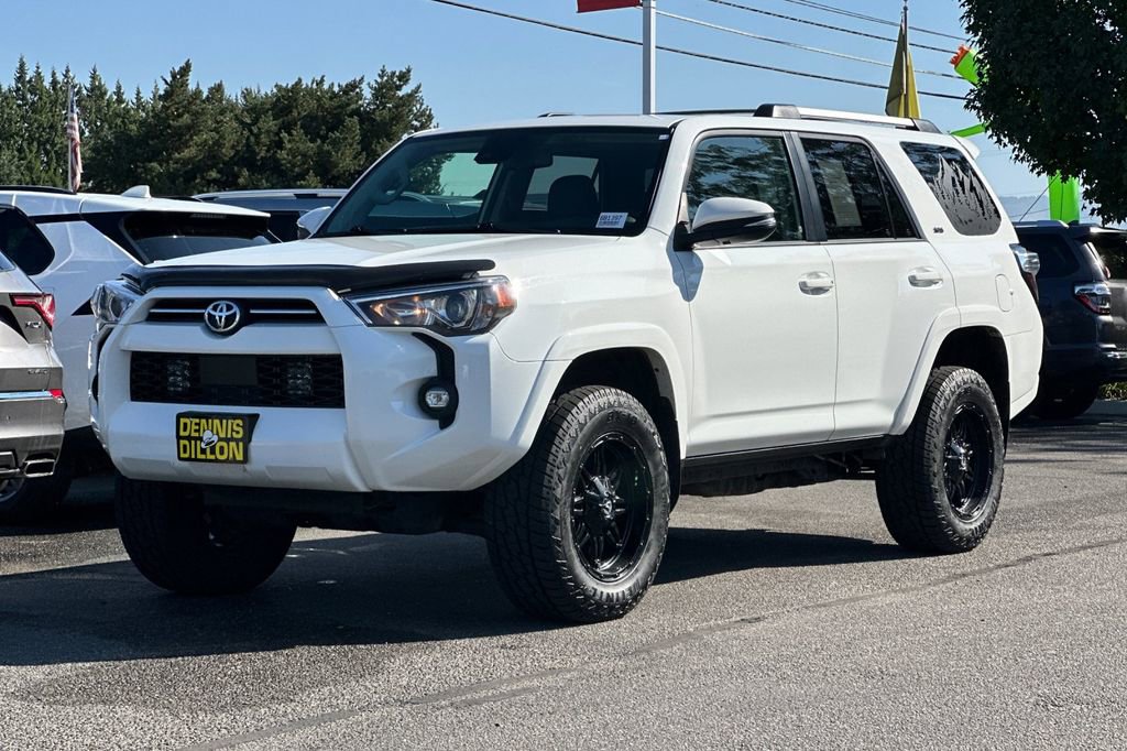 Used 2022 Toyota 4Runner SR5 Premium w/ Moonroof Package AWD/4WD image 8