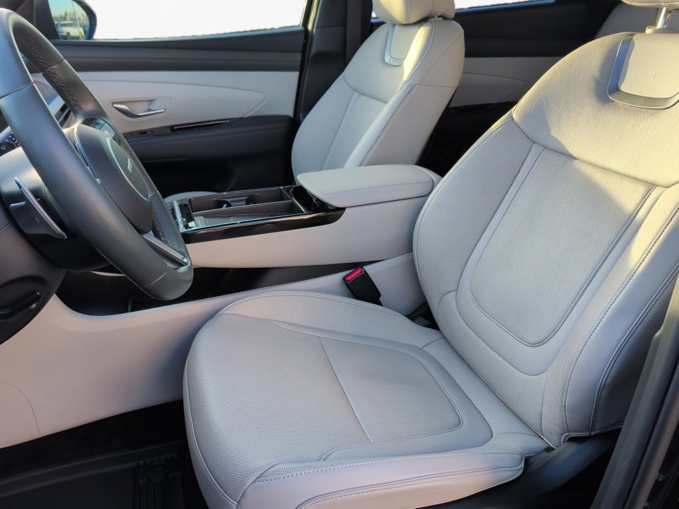 Used 2025 Hyundai Tucson Limited image 9