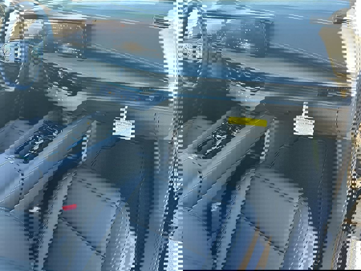 Used 2025 Nissan Murano SV image 13