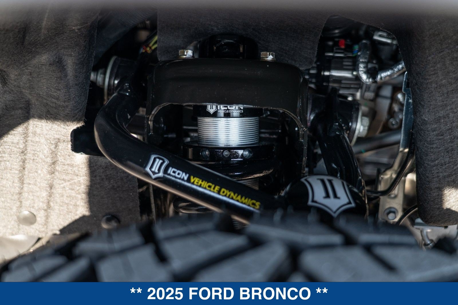 Used 2025 Ford Bronco Heritage Edition AWD/4WD image 24