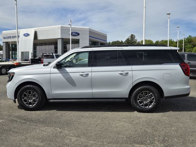 Used 2025 Ford Expedition Max Active AWD/4WD image 4
