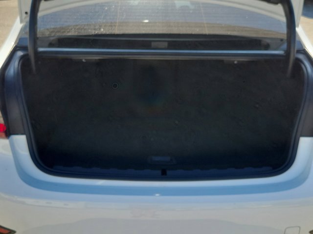 Used 2022 BMW 330e image 13