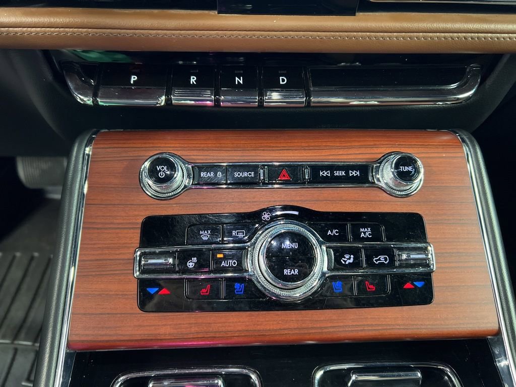 Certified 2021 Lincoln Aviator Reserve w/ Equipment Group 202A AWD/4WD image 13