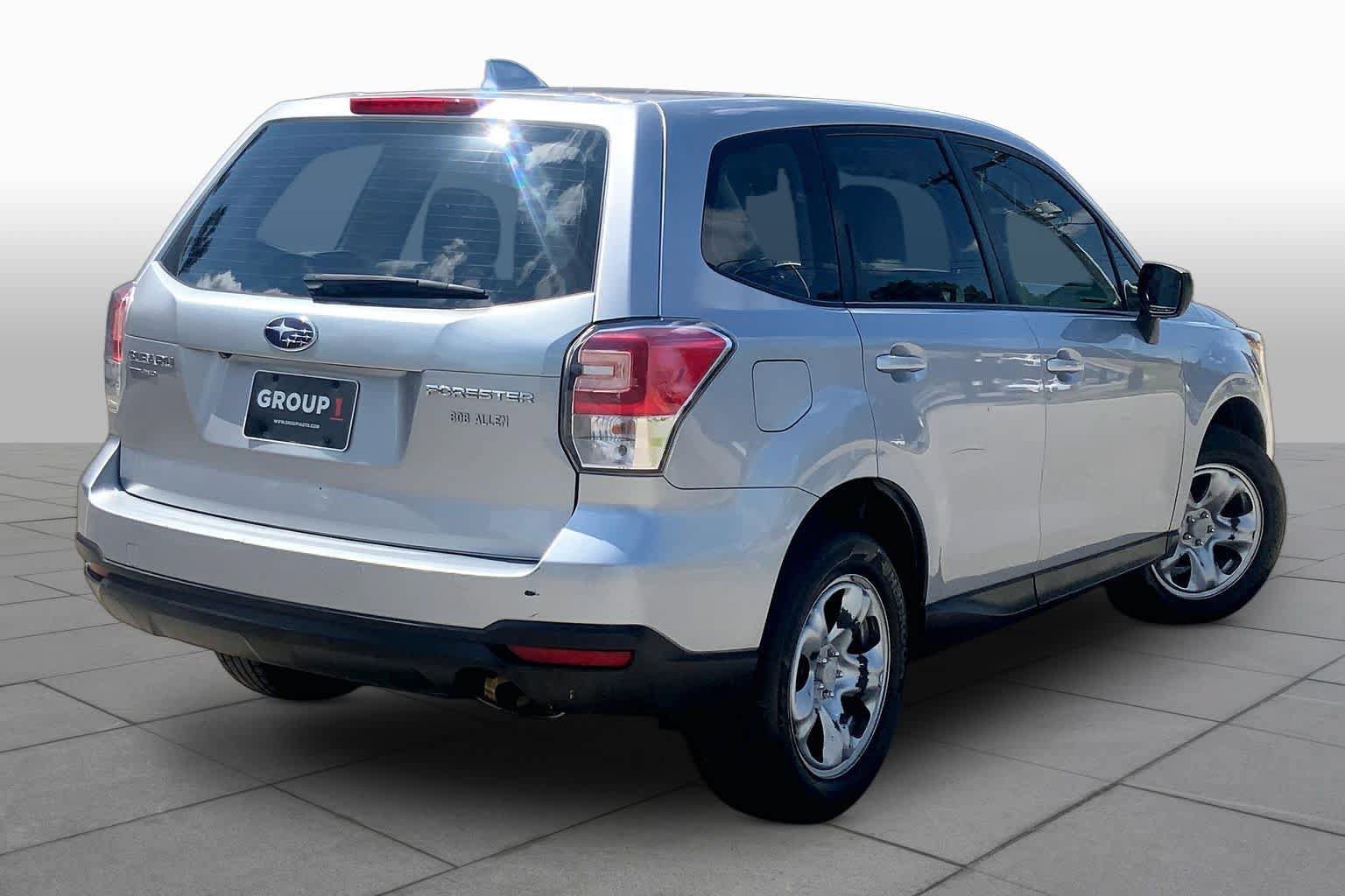 Used 2018 Subaru Forester 2.5i AWD/4WD image 12