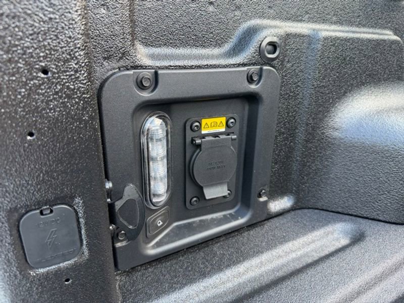 New 2025 Ford Maverick Lobo image 24