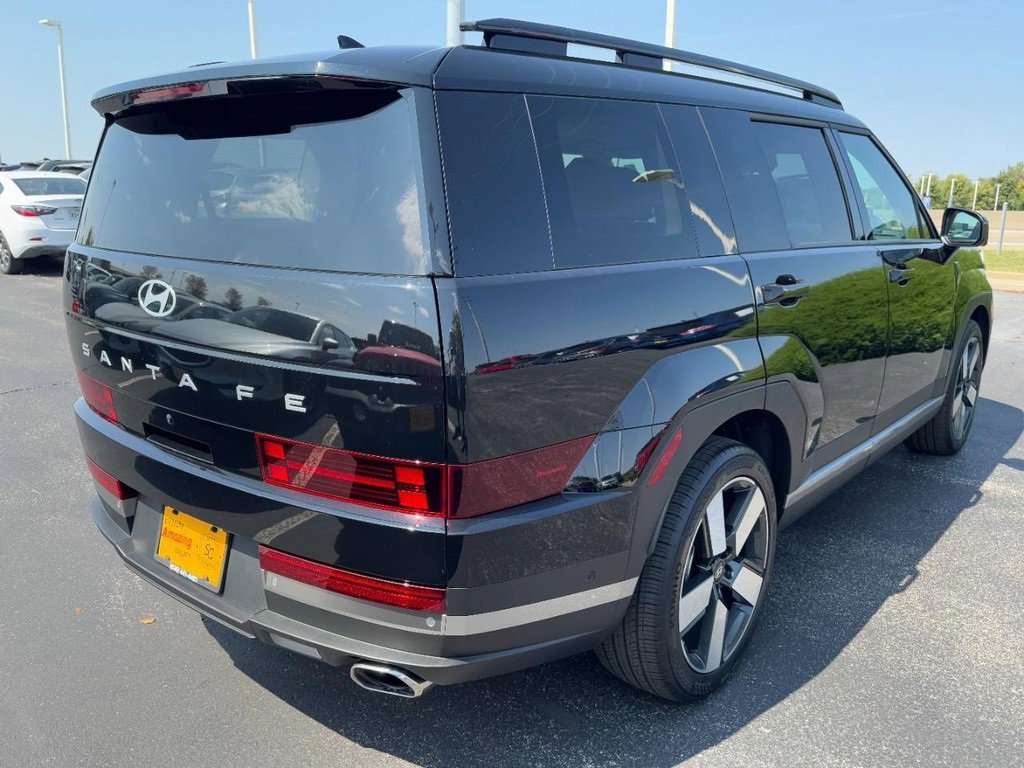 Used 2024 Hyundai Santa Fe Limited image 3