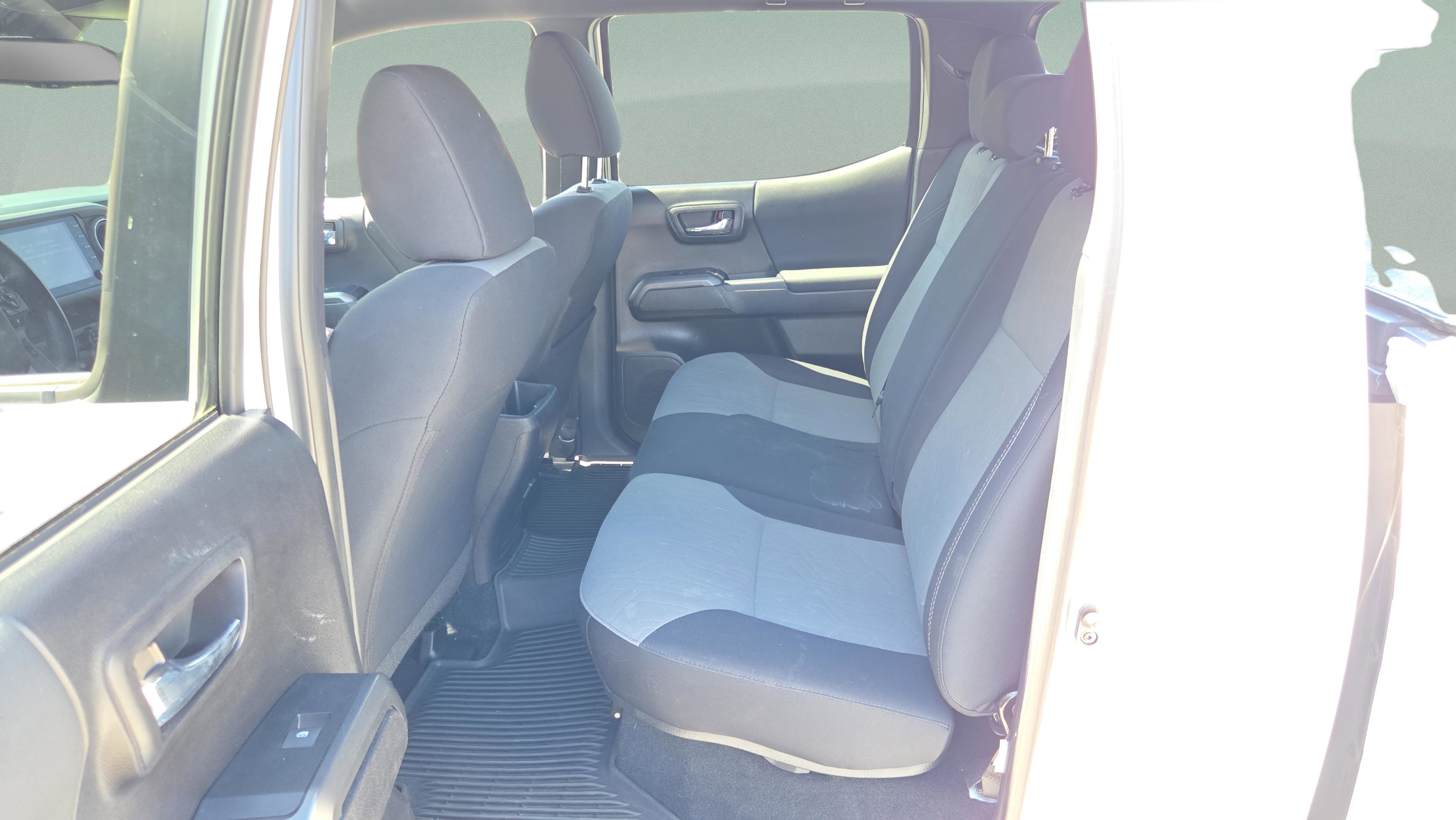 Used 2020 Toyota Tacoma TRD Off-Road image 11