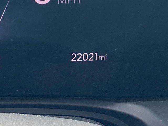 Used 2024 Buick Encore GX Sport Touring image 17