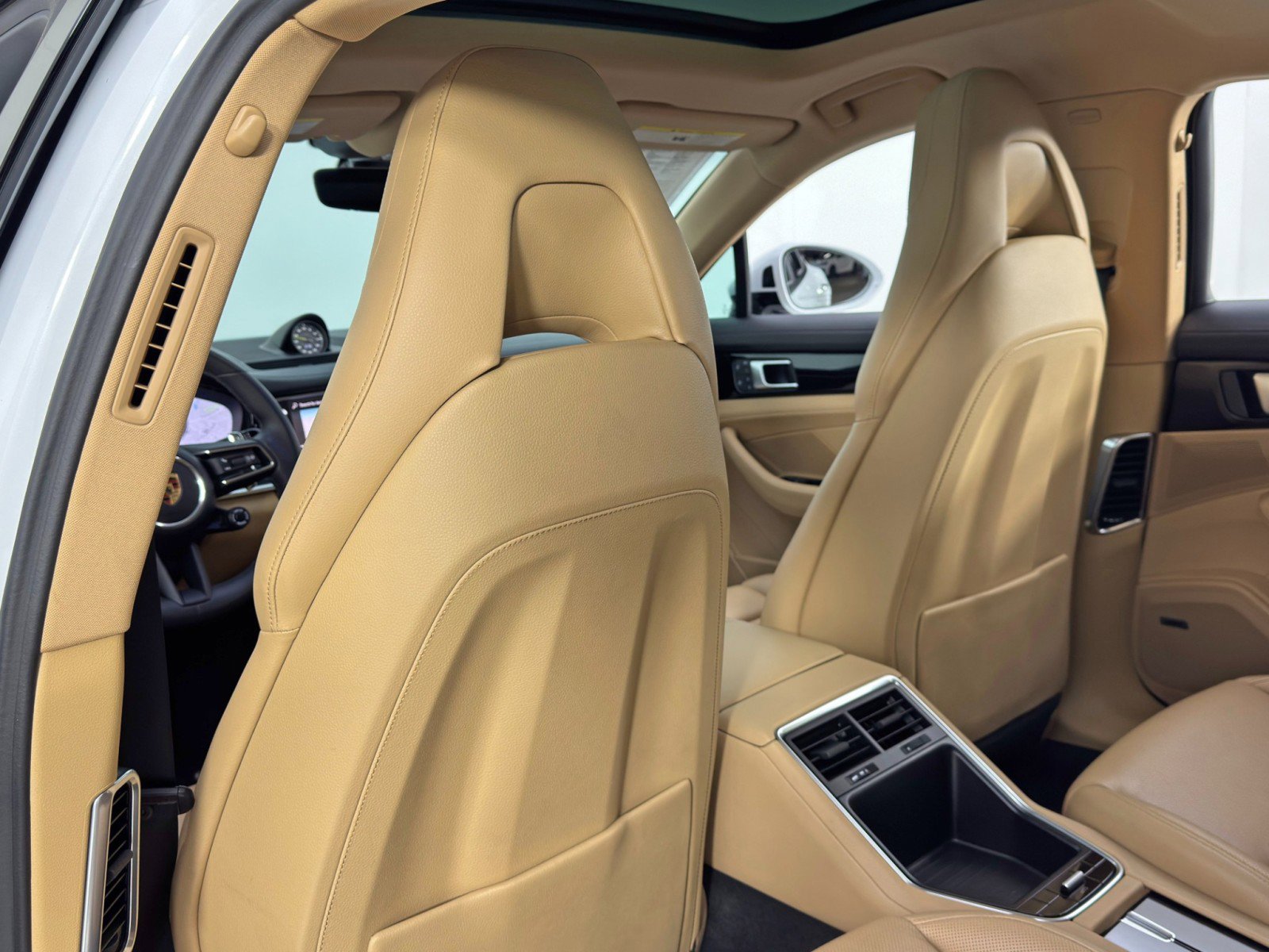 Used 2023 Porsche Panamera 4 image 37